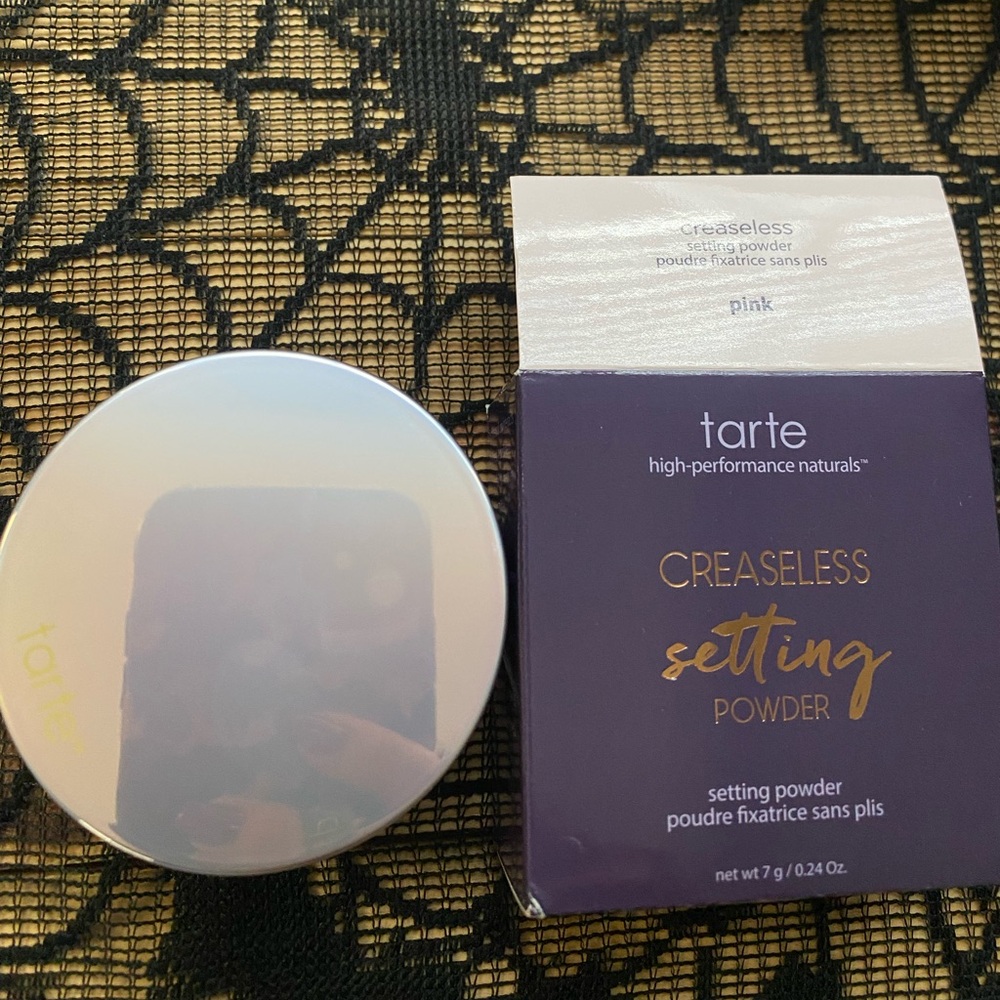 tarte Creaseless Undereye Loose Setting Powder- Pink (swatched)